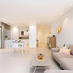 Garden Serenity Retreat And Workspace With Heated Pools And Gym Apartamento