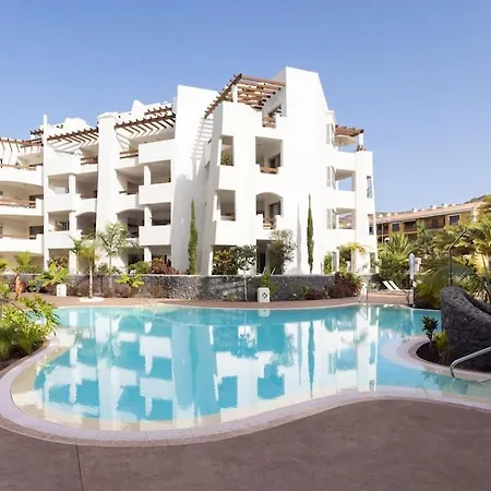 Garden Serenity Retreat And Workspace With Heated Pools And Gym