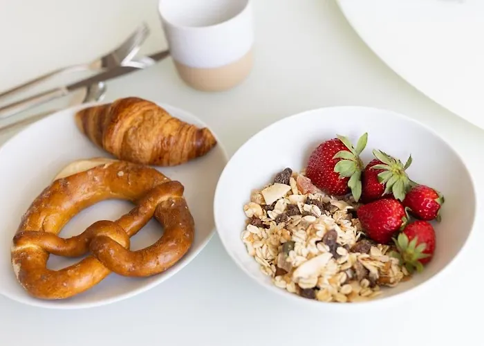 Garden Serenity Retreat And Workspace With Heated Pools And Gym