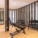 Garden Serenity Retreat And Workspace With Heated Pools And Gym Appartamento