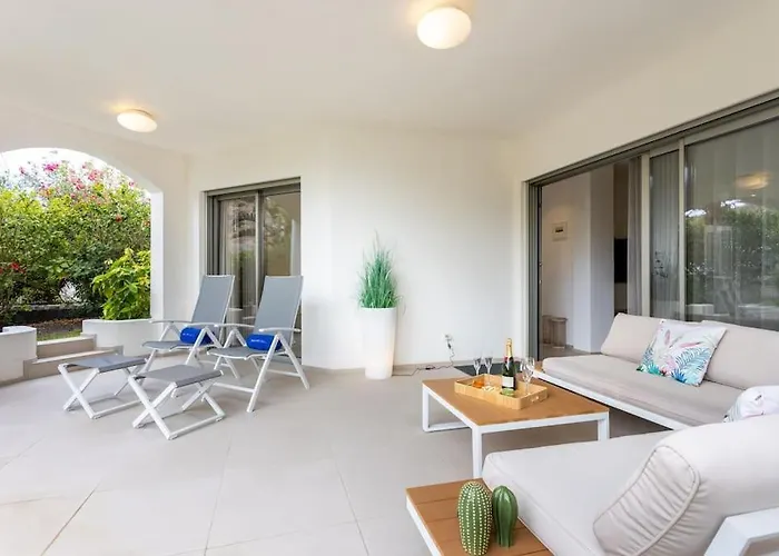 Garden Serenity Retreat And Workspace With Heated Pools And Gym 팔름-마르