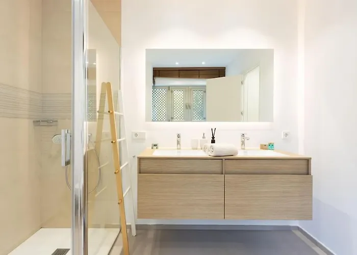 아파트 Garden Serenity Retreat And Workspace With Heated Pools And Gym 팔름-마르