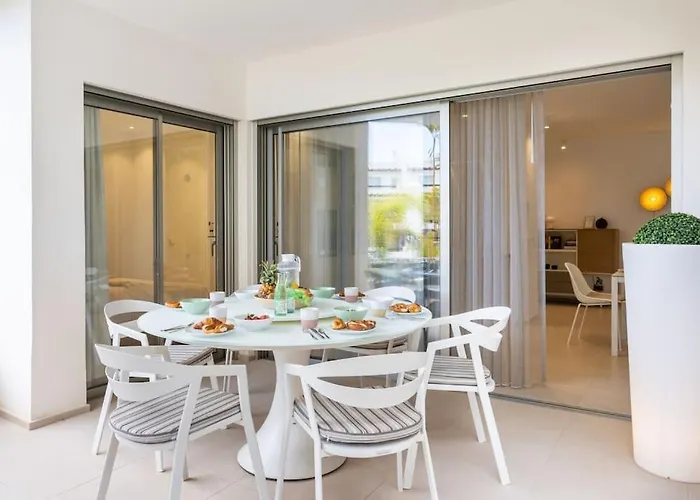 Garden Serenity Retreat And Workspace With Heated Pools And Gym 아파트 *