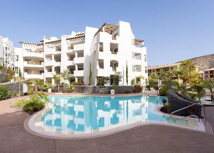 Garden Serenity Retreat And Workspace With Heated Pools And Gym