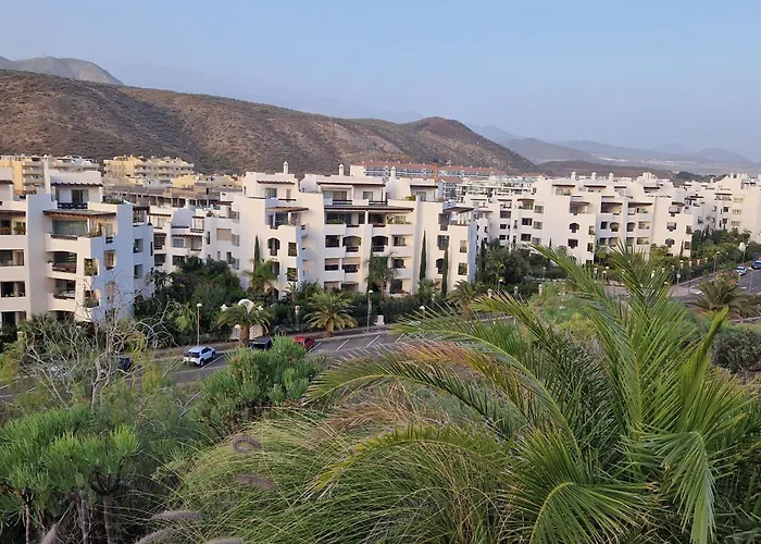 Garden Serenity Retreat And Workspace With Heated Pools And Gym 팔름-마르