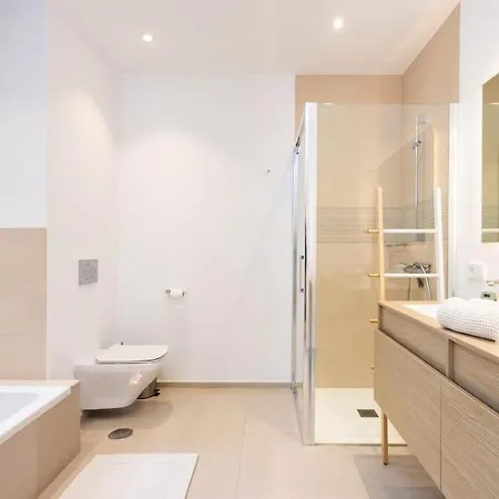 דירה Garden Serenity Retreat And Workspace With Heated Pools And Gym פאלם-מאר