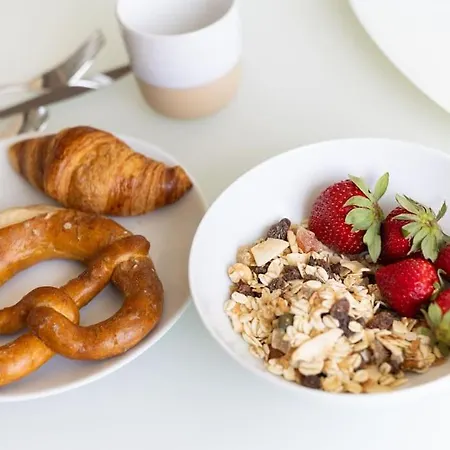 Garden Serenity Retreat And Workspace With Heated Pools And Gym