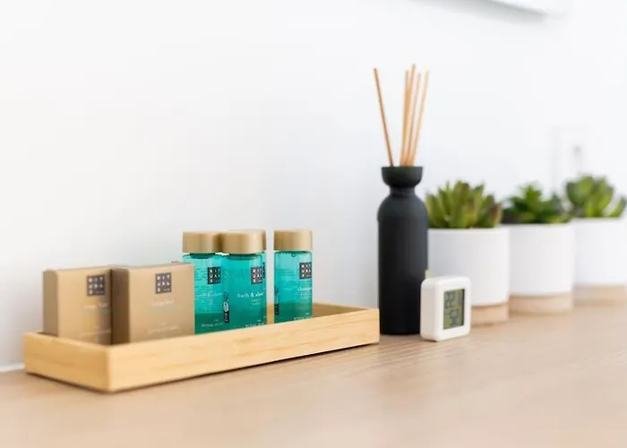 アパート Garden Serenity Retreat And Workspace With Heated Pools And Gym